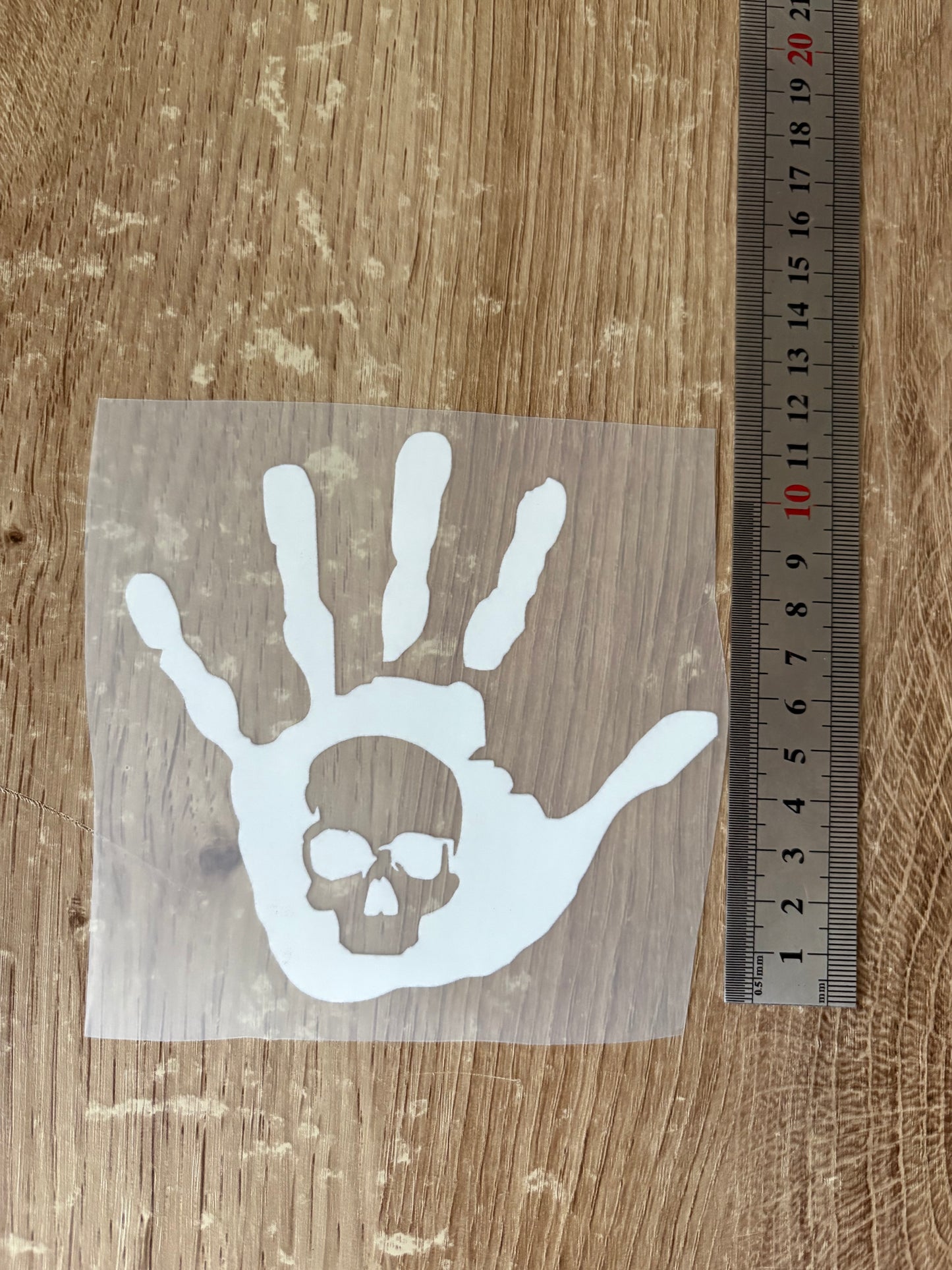Main blanche ( 11cm par 12cm )