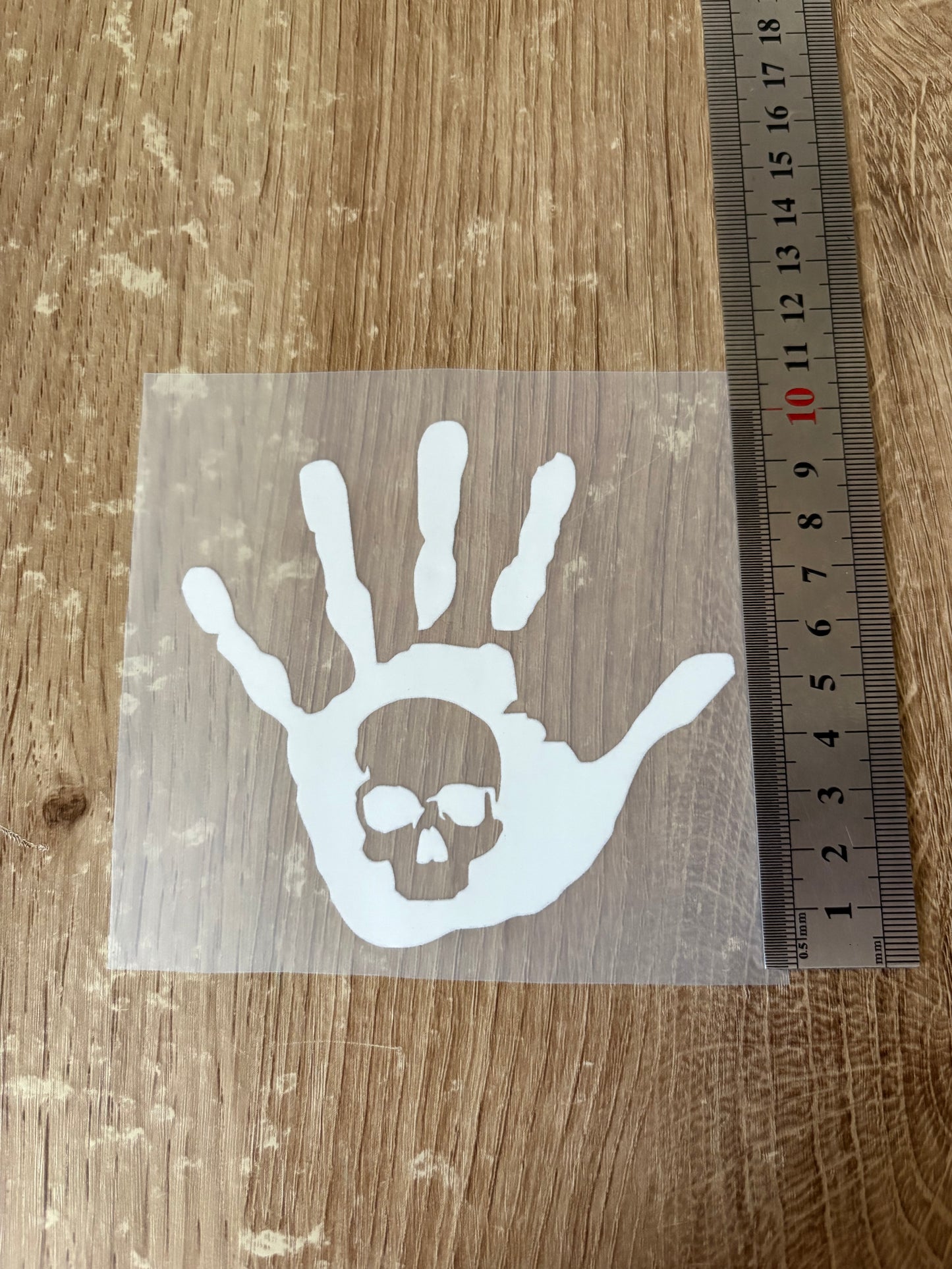 Main blanche ( 10cm par 9.5cm )