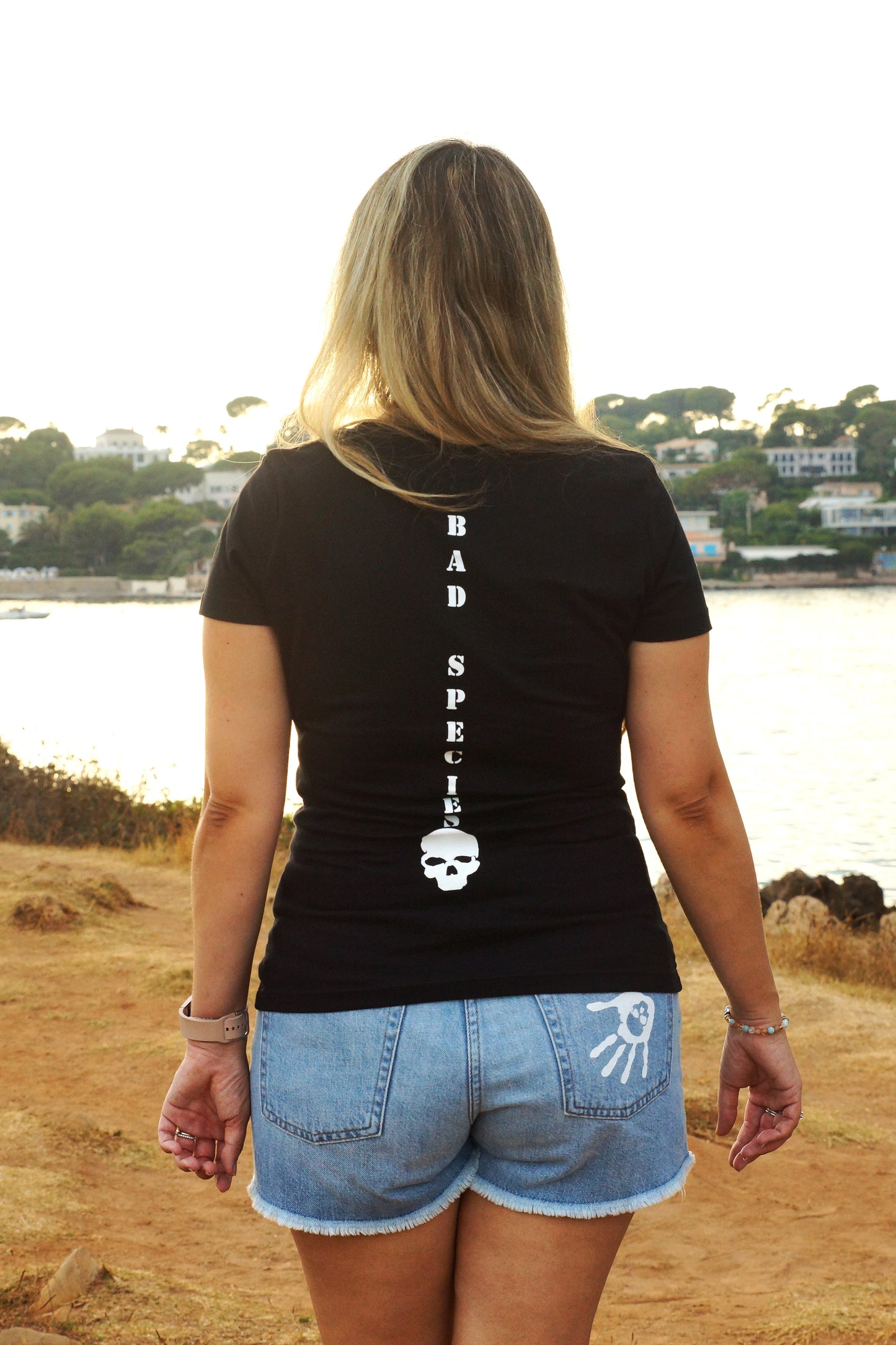 WOMEN’S T-SHIRT