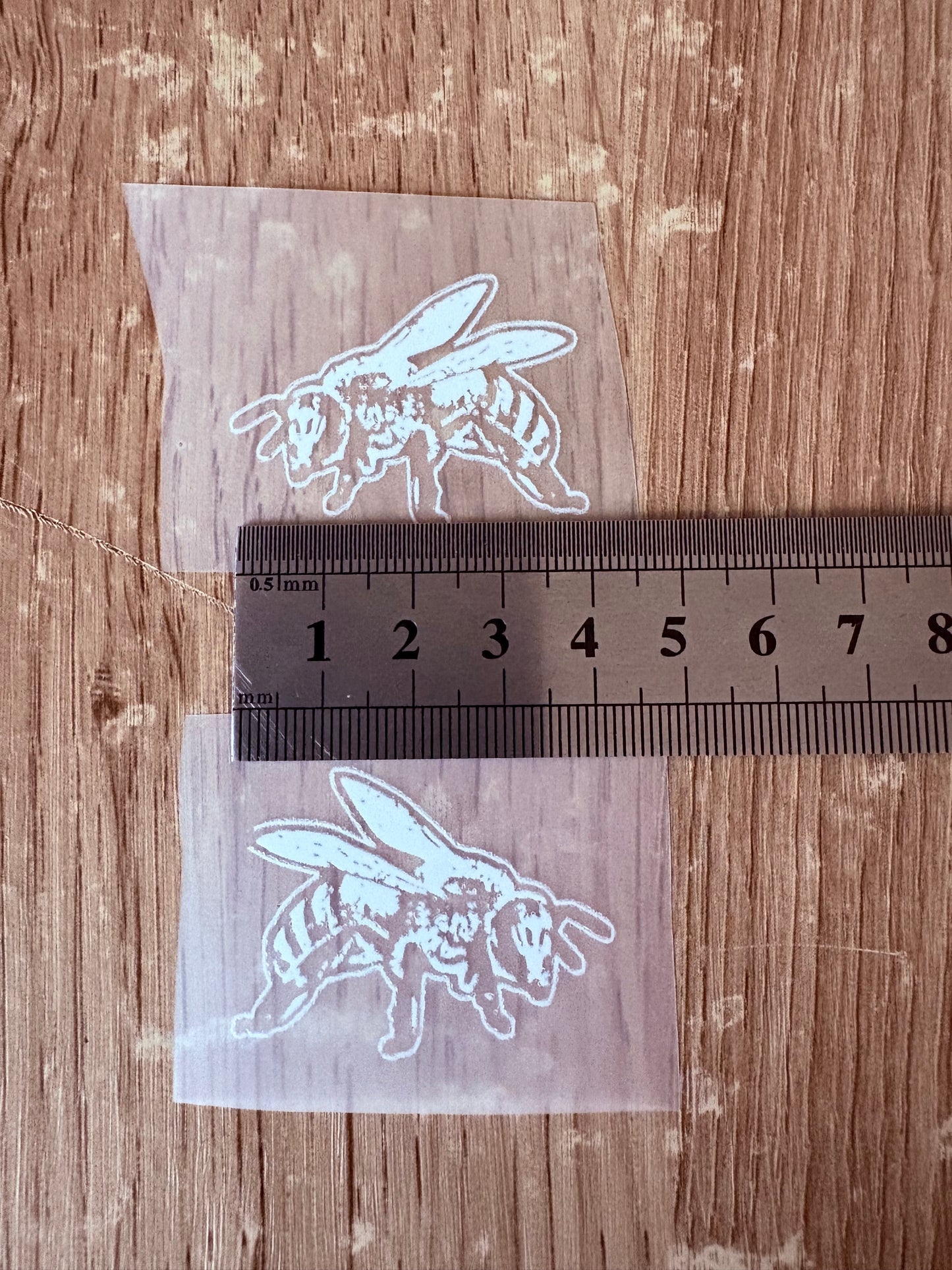 Abeille blanche (petite)