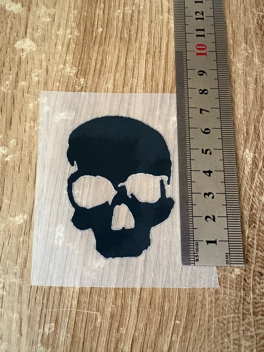 Crâne noir ( 6.5cm par 5cm )