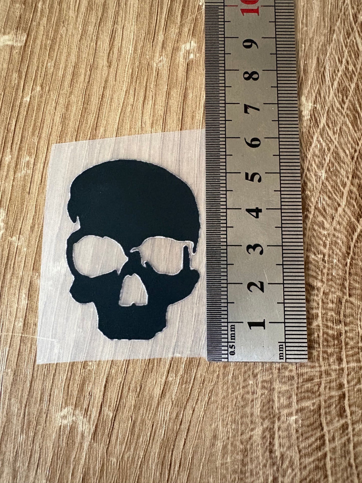 Crâne noir ( 5cm par 4cm )